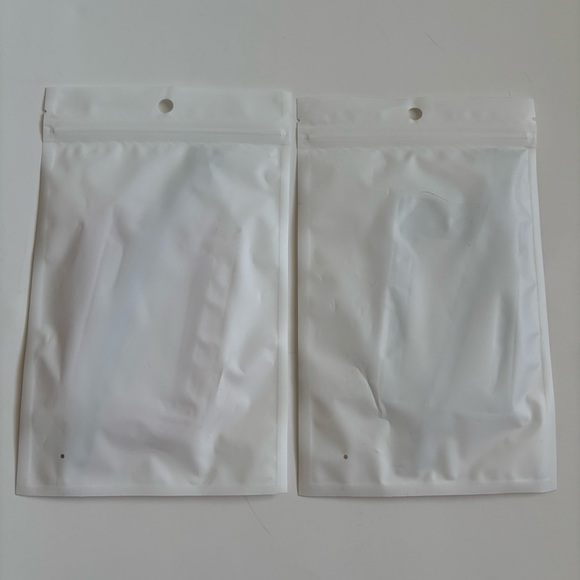 Mickey Mouse and Minnie Mouse Luggage Tag Set New In Package - Picture 2 of 6